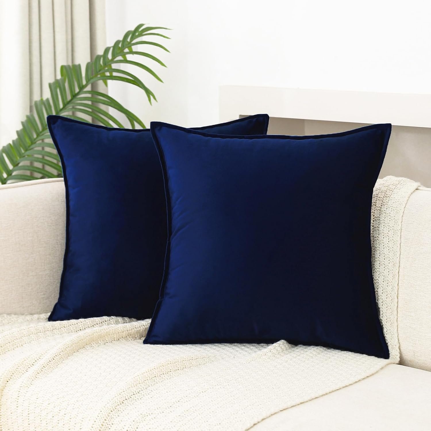 JIAHANNHA Velvet Navy Blue Throw Pillow Covers 18×18 Inches Pack of 2 Soft Decorative Square Cushion Covers for Couch Sofa Bed Livingroom Car,45x45Cm