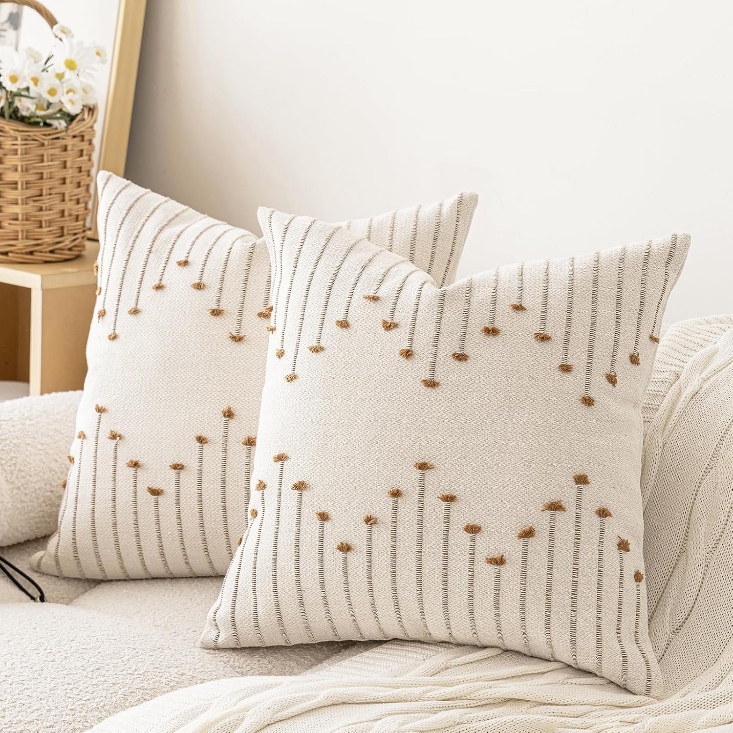 LILEPOY Boho Throw Pillow Covers 18×18 Farmhouse Decorative Pillow case | Decorative Outdoor Pillow Covers Set of 2 Modern Neutral Cushion Case Textured Throw Pillows for Couch， Sofa，Beige and Brown
