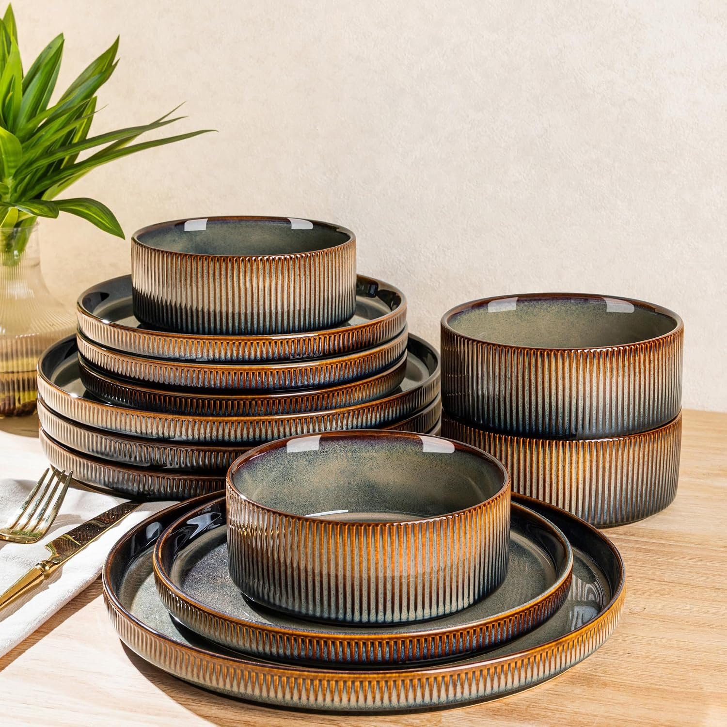 Ceramic Dinnerware Set for 4, 12-Piece Plates and Bowls Set | Lightweight Porcelain Dish Set, Scratch Resistant, Oven & Microwave & Dishwasher Safe, Brown