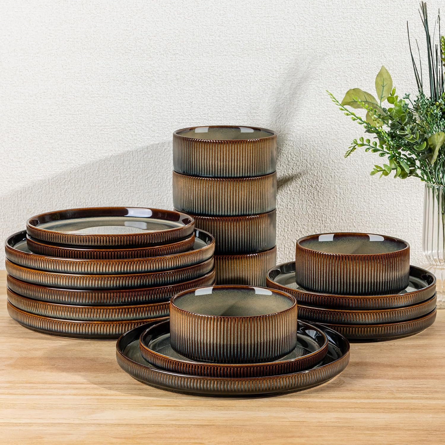 Ceramic Dinnerware Set for 6, 18-Piece Plates and Bowls Set | Lightweight Porcelain Dish Set, Scratch Resistant, Oven & Microwave & Dishwasher Safe, Cocoa Mocha